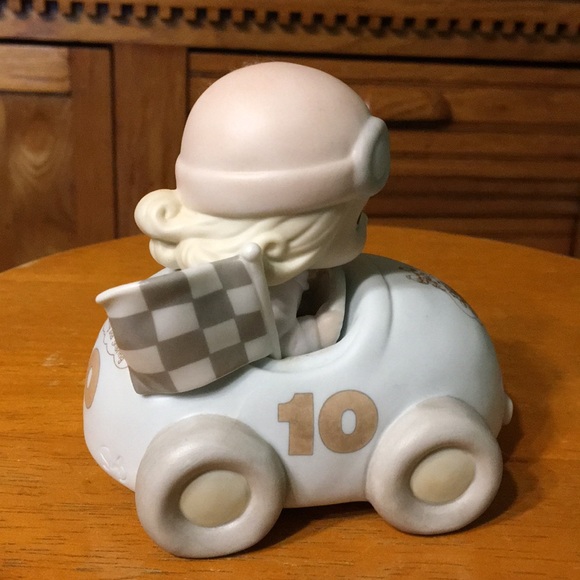 Precious Moments Figurine -Ten Years & Still Going - Picture 7 of 9